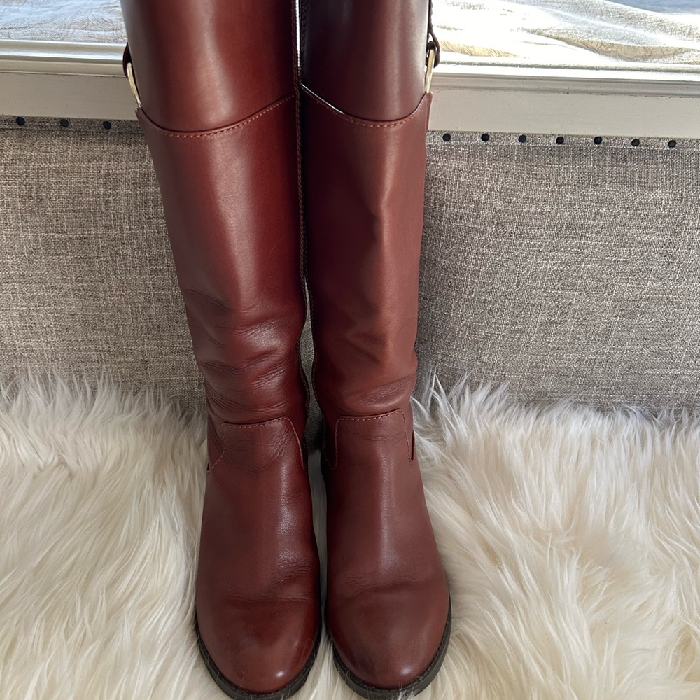 Alfani boots. Excellent preowned condition. Size 6